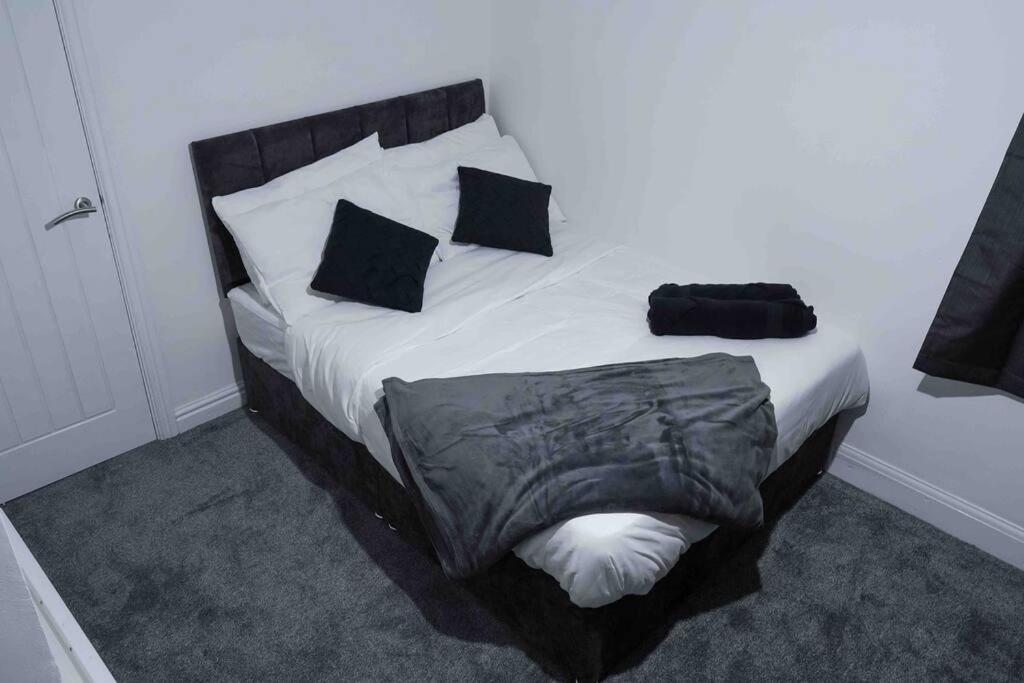 Stunning Two Bed City Centre Apartment Leeds  Exterior foto