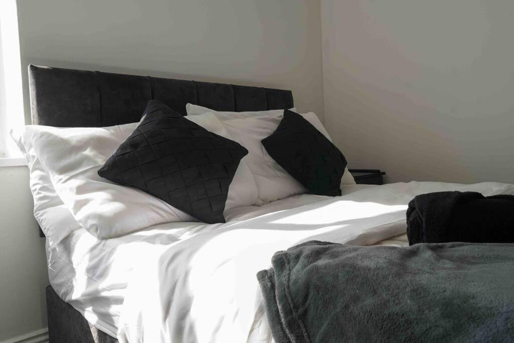 Stunning Two Bed City Centre Apartment Leeds  Exterior foto