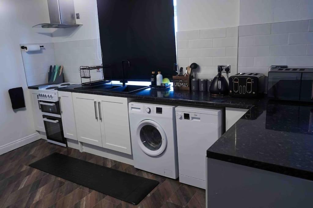 Stunning Two Bed City Centre Apartment Leeds  Exterior foto